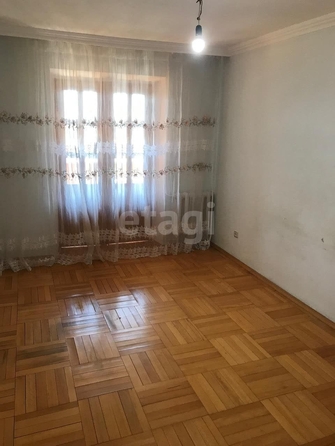 
   Продам 4-комнатную, 120 м², Юннатов ул, 2Е

. Фото 2.