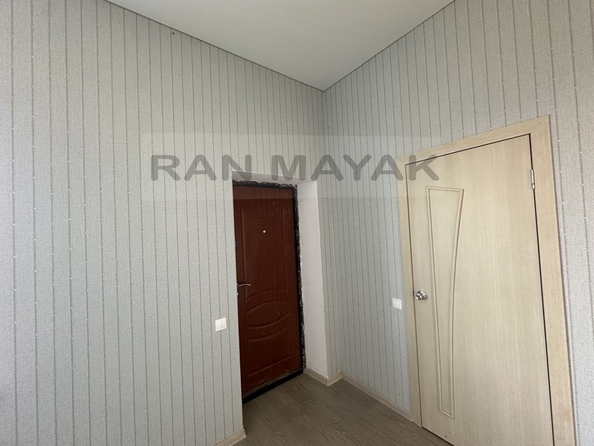 
   Продам 1-комнатную, 37 м², Красная ул

. Фото 5.