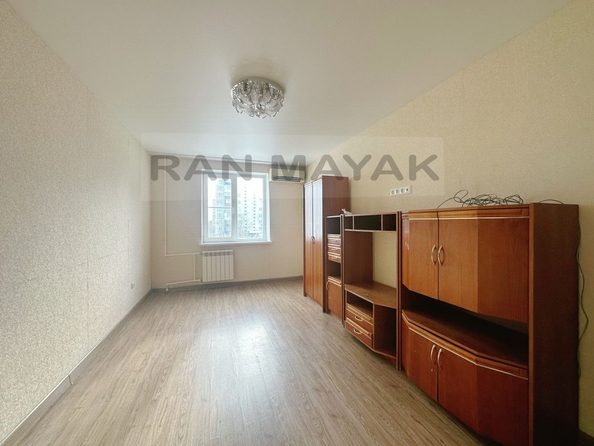 
   Продам 2-комнатную, 47.5 м², Михайлова ул, 15

. Фото 7.