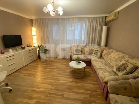 
   Продам 2-комнатную, 55.4 м², Михайлова ул, 8

. Фото 8.