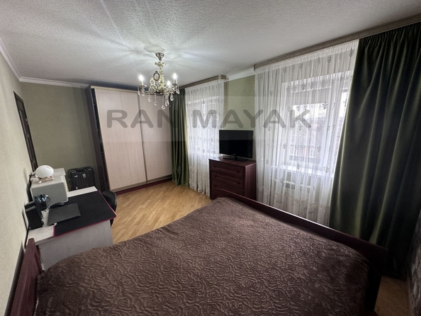 
   Продам 3-комнатную, 100 м², Герцена ул, 104

. Фото 4.