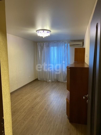 
   Продам 2-комнатную, 47.5 м², Михайлова ул, 6

. Фото 5.