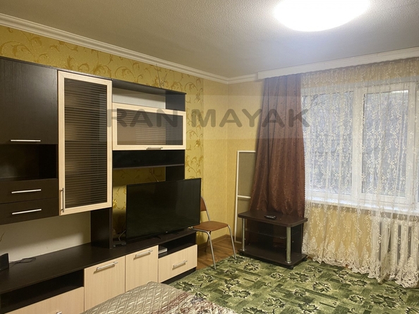 
   Продам 1-комнатную, 36 м², Михайлова ул, 4

. Фото 3.