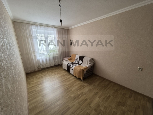 
   Продам 2-комнатную, 48.8 м², Горького ул, 214

. Фото 2.