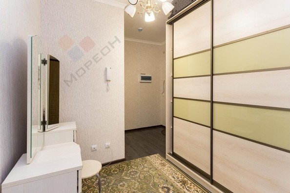 
   Продам 2-комнатную, 55 м², Героя Сарабеева В.И. ул, 9

. Фото 12.