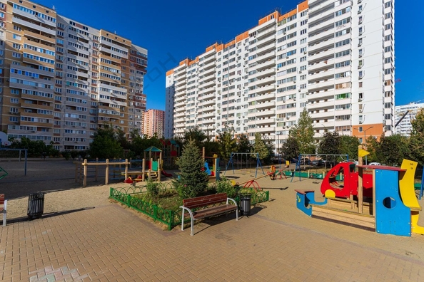 
   Продам 3-комнатную, 81.6 м², Героя Яцкова И.В. ул, 18

. Фото 25.