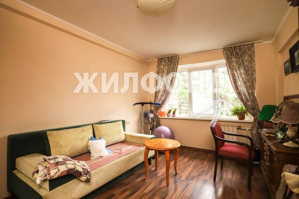 
   Продам 2-комнатную, 37 м², Ульянова ул, 118

. Фото 1.