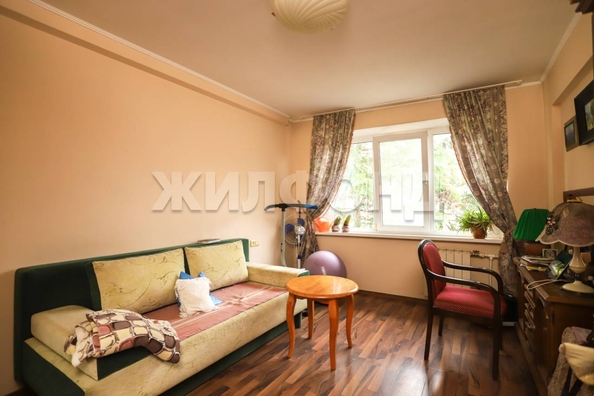 
   Продам 2-комнатную, 37 м², Ульянова ул, 118

. Фото 1.
