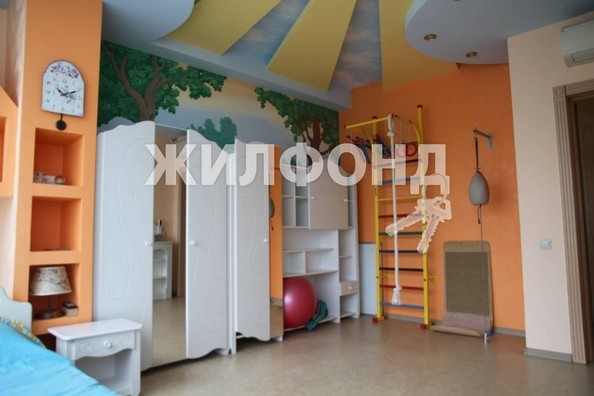 
   Продам 5-комнатную, 650 м², , 94/27

. Фото 4.