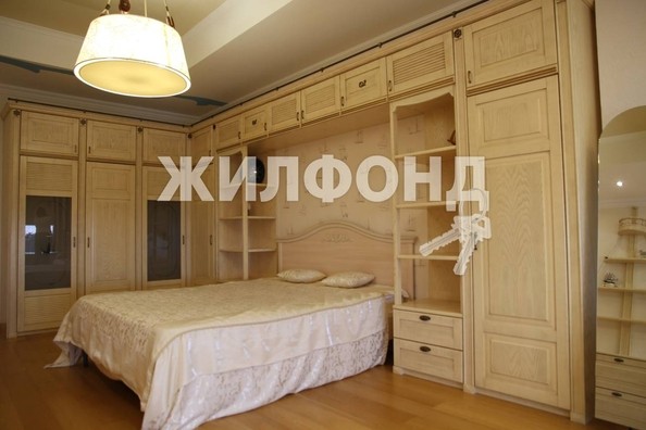 
   Продам 5-комнатную, 650 м², , 94/27

. Фото 12.