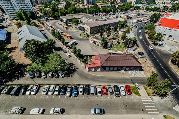 
   Продам 3-комнатную, 130 м², Дзержинского ул, 95

. Фото 23.