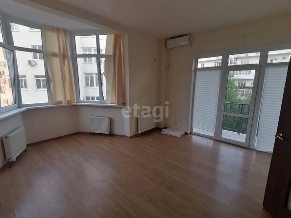 
   Продам 2-комнатную, 64.7 м², Баварская ул, 19

. Фото 3.