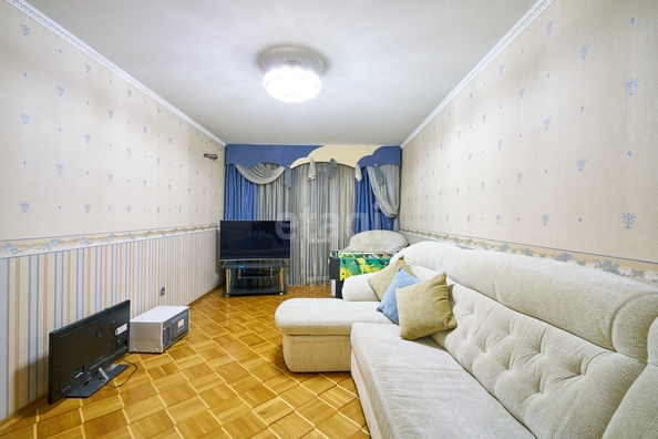 
   Продам 3-комнатную, 77.7 м², Симферопольская ул, 56

. Фото 2.