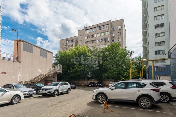 
   Продам 3-комнатную, 73.9 м², Кубанская Набережная ул, 100

. Фото 24.