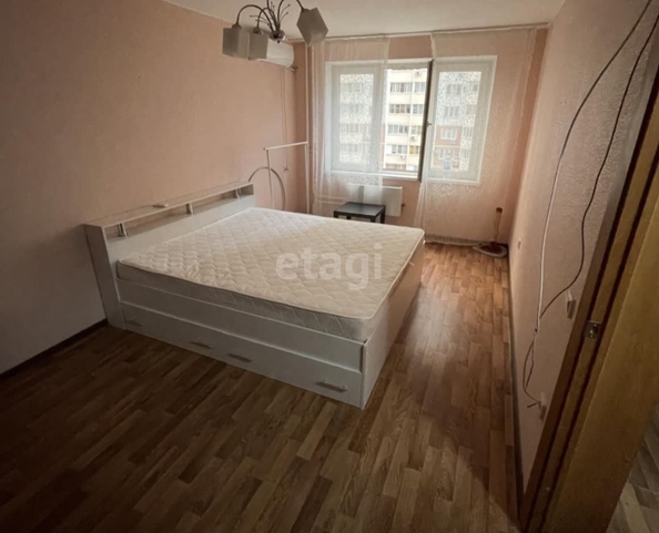 
   Продам 1-комнатную, 34.7 м², Черкасская ул, 135

. Фото 1.