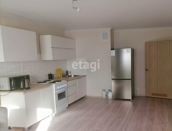 
   Продам 2-комнатную, 51.5 м², Зеленоградская ул, 34

. Фото 2.