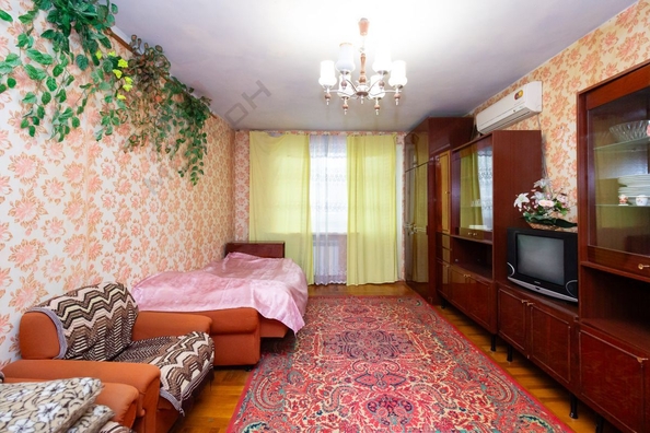 
   Продам 1-комнатную, 32.8 м², Селезнева ул, 214

. Фото 2.