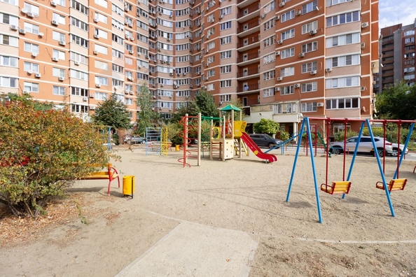 
   Продам 1-комнатную, 40 м², Тюляева ул, 4/1

. Фото 1.