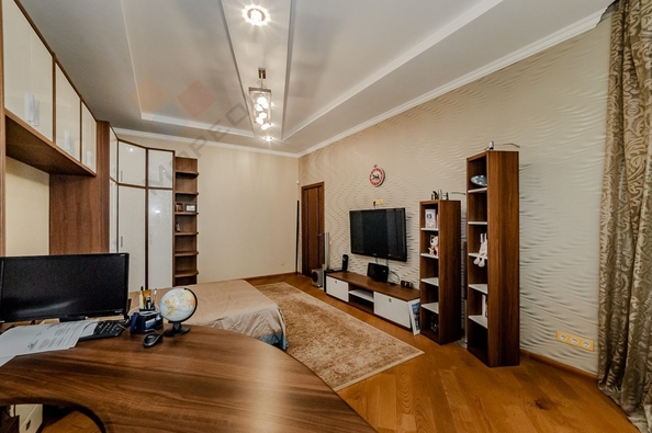 
   Продам дом, 330 м², Краснодар

. Фото 11.