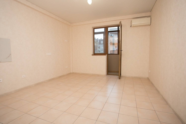 
   Продам 2-комнатную, 45 м², Изумрудная ул, 40/1

. Фото 3.