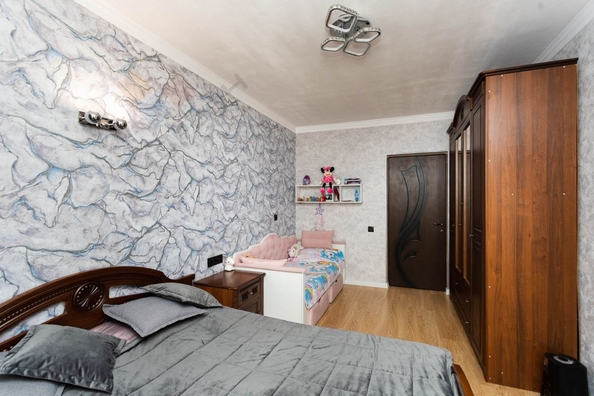 
   Продам 2-комнатную, 63 м², Сергея Есенина ул, 133

. Фото 5.