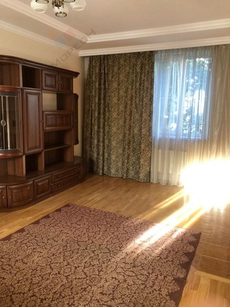 
  Сдам в аренду коттедж, 250 м², Краснодар

. Фото 4.