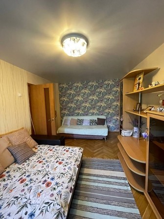 
   Продам 3-комнатную, 57 м², Островского ул, 19

. Фото 15.