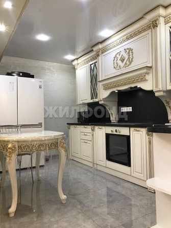 
   Продам 2-комнатную, 42 м², Тепличная ул, 83/1

. Фото 5.
