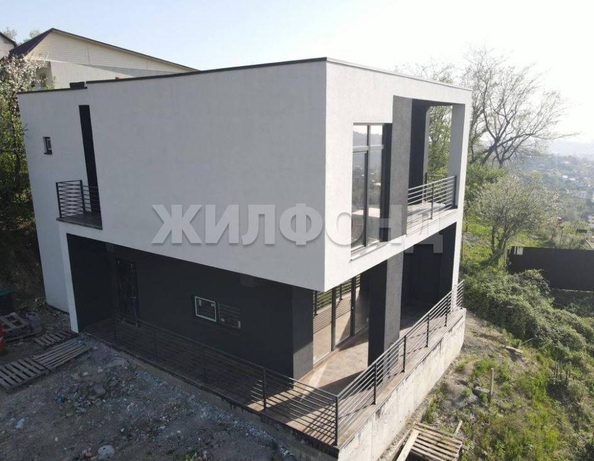 
   Продам дом, 170 м², Сочи

. Фото 2.