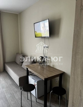 
  Продается 1-комн. квартира, 21 м², Приморская ул
. Фото 2.