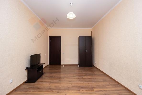 
   Продам 1-комнатную, 35.6 м², Селезнева ул, 4/15к1

. Фото 2.