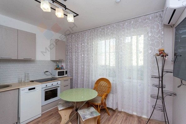 
   Продам 2-комнатную, 59.3 м², Генерала Трошева Г.Н. ул, 31

. Фото 9.