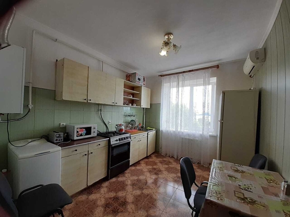 
   Продам 2-комнатную, 61 м², Самбурова ул, 252

. Фото 4.