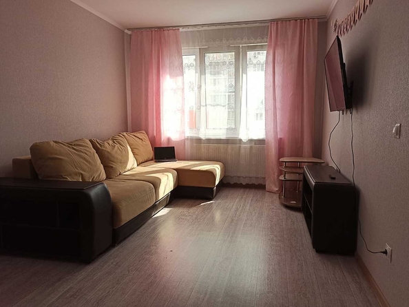 
   Продам 1-комнатную, 38 м², Адмирала Пустошкина ул, 22к9

. Фото 4.