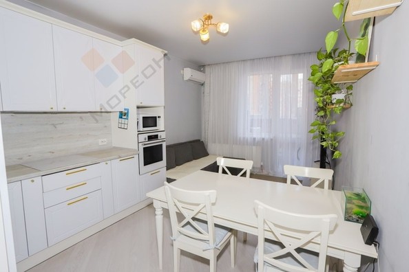 
   Продам 2-комнатную, 54.8 м², Героя Яцкова И.В. ул, 1/10

. Фото 3.