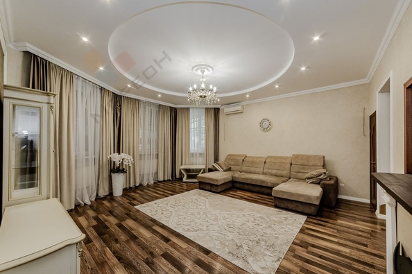 
   Продам дом, 264 м², Краснодар

. Фото 1.