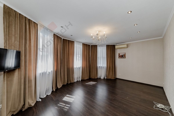 
   Продам дом, 264 м², Краснодар

. Фото 3.