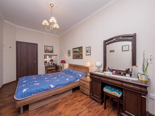 
   Продам 2-комнатную, 88 м², Нагорная ул, 19А

. Фото 4.