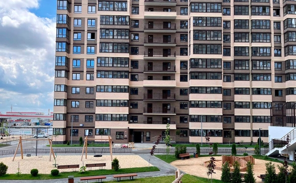 
   Продам 1-комнатную, 42 м², Отражение, 2 очередь литера 4

. Фото 5.