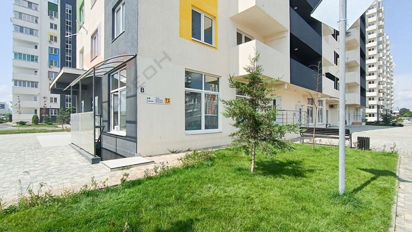 
   Продам 1-комнатную, 37.7 м², Даниила Смоляна ул, 71

. Фото 2.