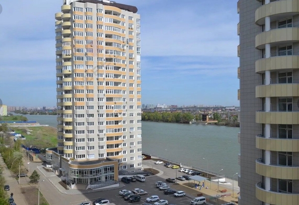 
   Продам 2-комнатную, 93 м², Рождественская Набережная ул, 2

. Фото 1.