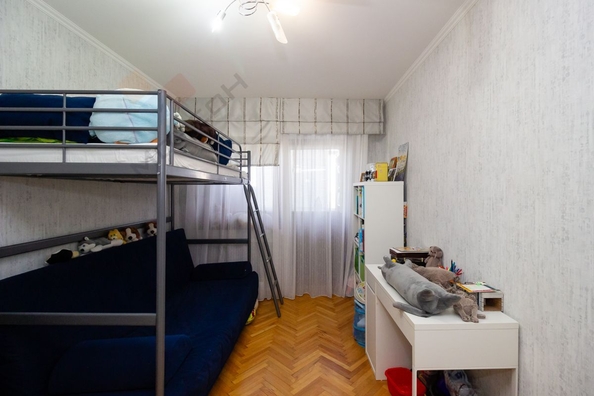 
   Продам 3-комнатную, 74.5 м², Дзержинского ул, 215

. Фото 12.