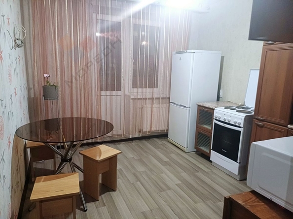 
   Продам 1-комнатную, 39.5 м², Евгении Жигуленко ул, 4

. Фото 1.