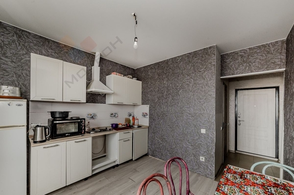 
   Продам 1-комнатную, 31.9 м², Западный Обход ул, 42/3к3

. Фото 1.