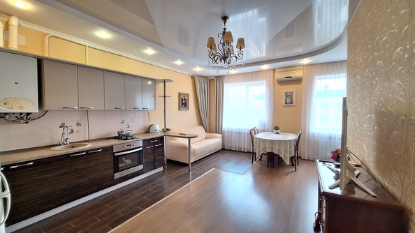 
   Продам 2-комнатную, 71 м², Краснозеленых ул, 29/1

. Фото 1.