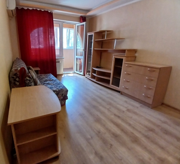 
   Продам 1-комнатную, 33 м², Стахановская ул, 5

. Фото 3.