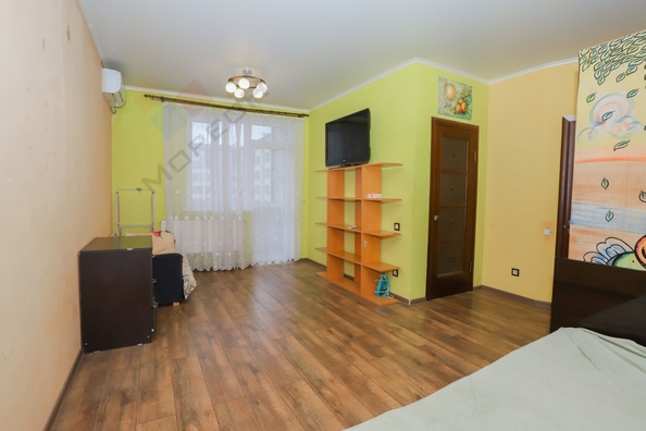 
   Продам 1-комнатную, 39.7 м², Сергея Есенина ул, 84Г

. Фото 1.