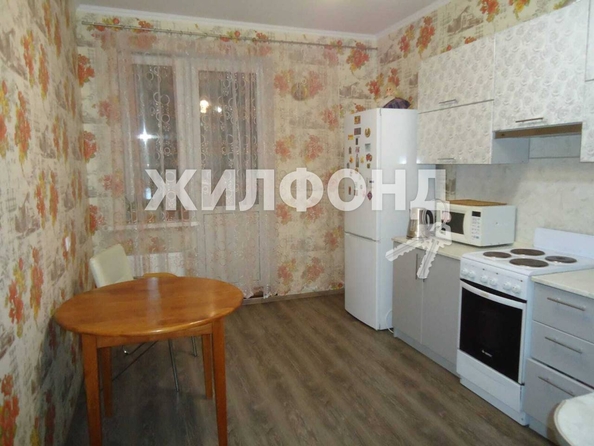 
   Продам 1-комнатную, 39 м², Гидростроителей ул, 63

. Фото 2.