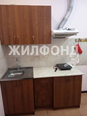 
   Продам 1-комнатную, 27.3 м², Амбровая ул, 31

. Фото 3.