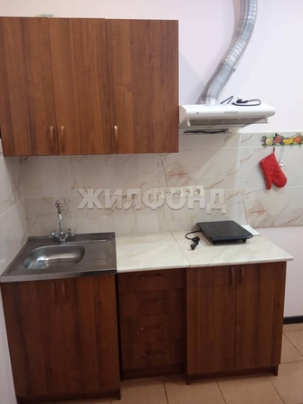 
   Продам 1-комнатную, 27.3 м², Амбровая ул, 31

. Фото 3.